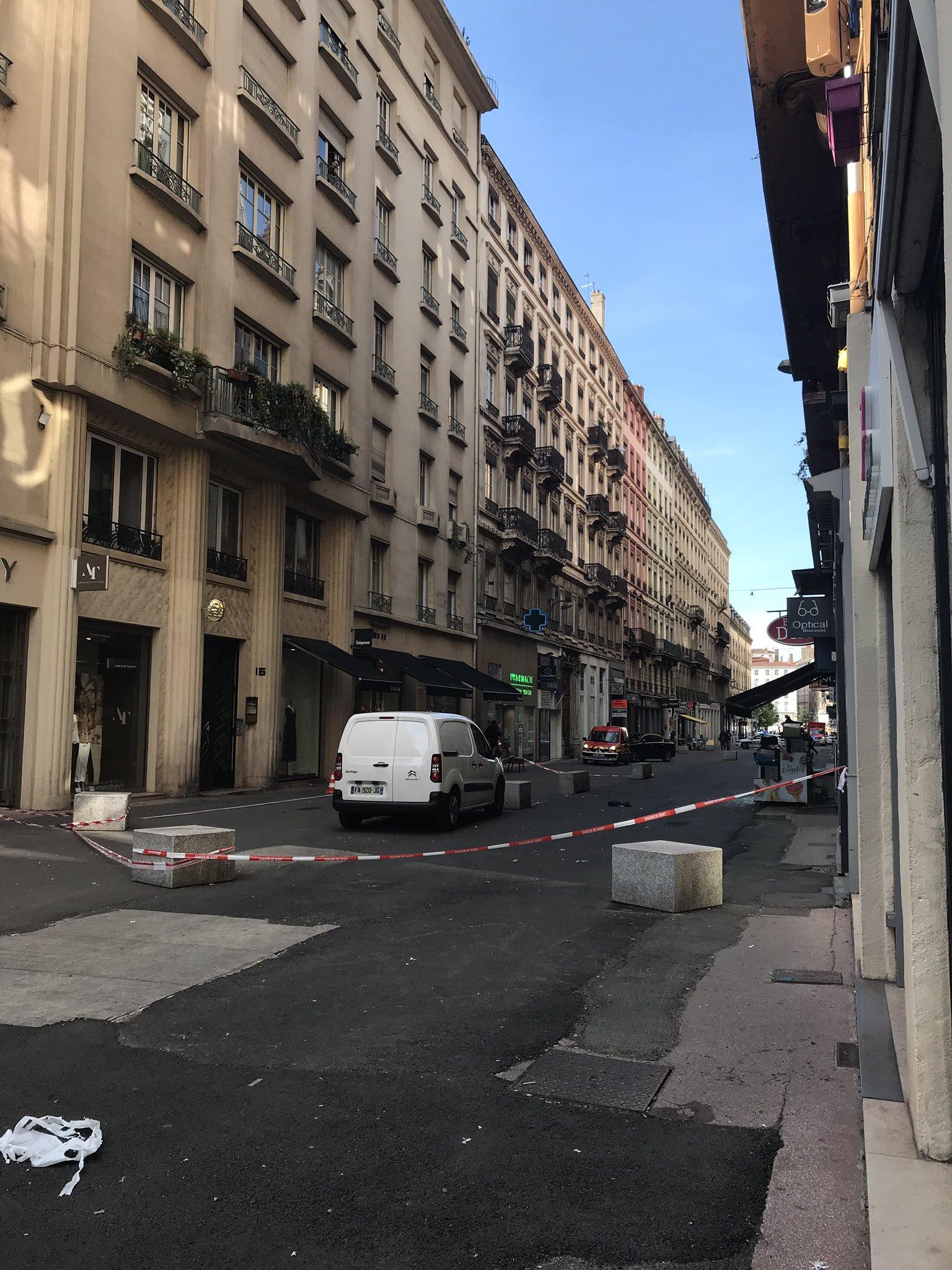 Esplosione a Lione, Macron: E un attacco
