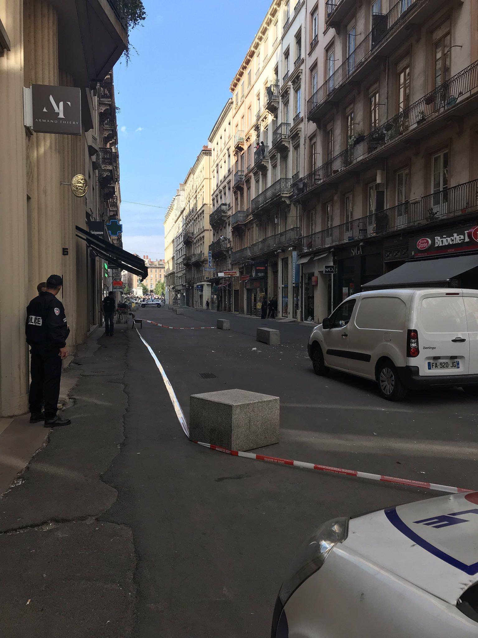 Esplosione a Lione, Macron: E un attacco