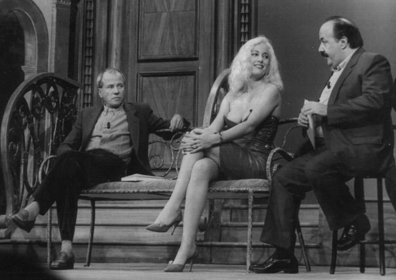 Moana Pozzi scompariva 25 anni fa: il ricordo della pornostar più amata  d'Italia diventata mito