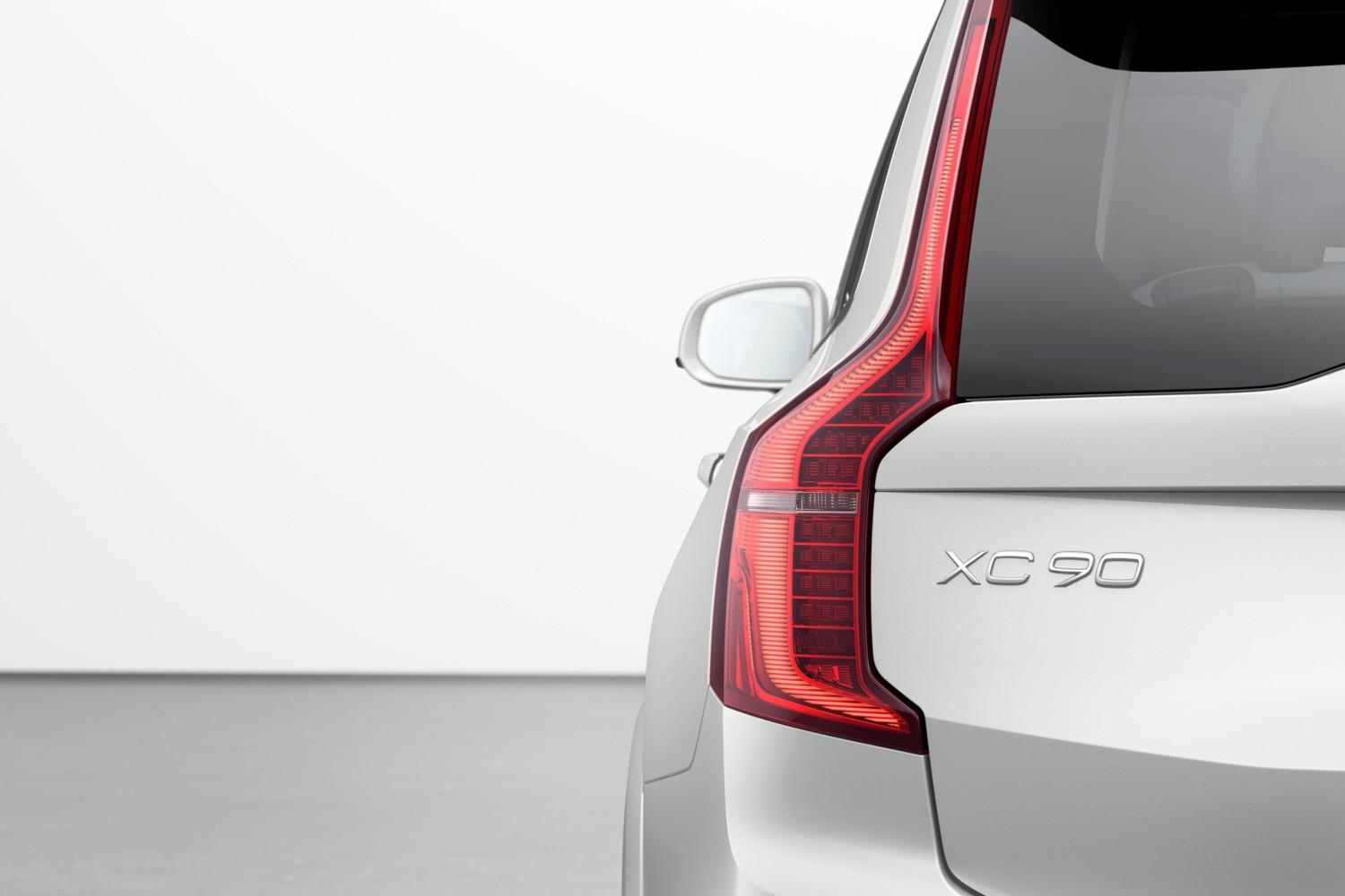 Volvo, il restyling di XC90
