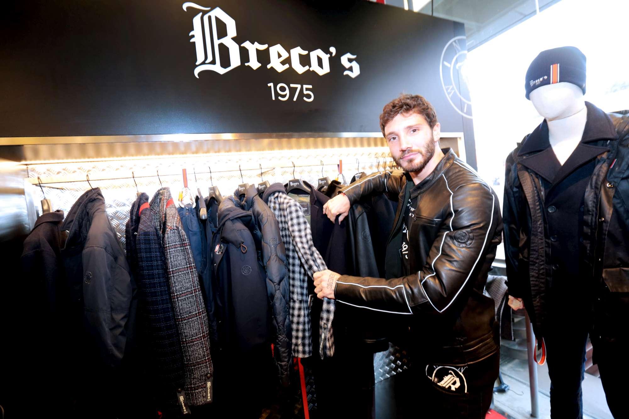 Stefano De Martino rifatto? Il ballerino replica (per la prima volta) Stefano De Martino rifatto? Il ballerino replica (per la prima volta)