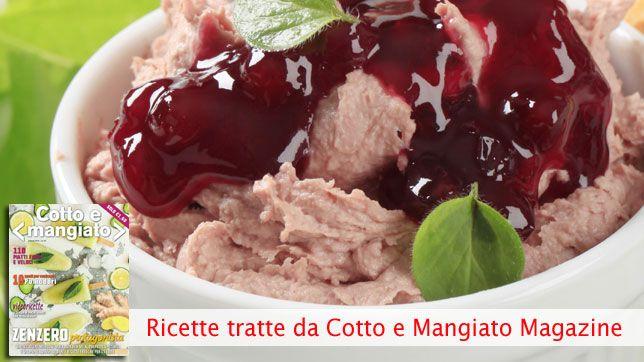 Mousse di prosciutto con salsa ai frutti di bosco