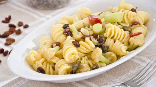 Pasta con cavolfiore e acciughe