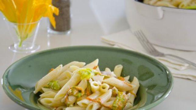 Pasta ai fiori di zucca e panna