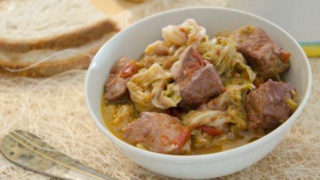 Spezzatino di maiale alla verza