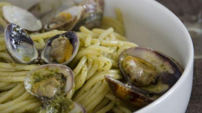 Spaghetti alle vongole e pesto