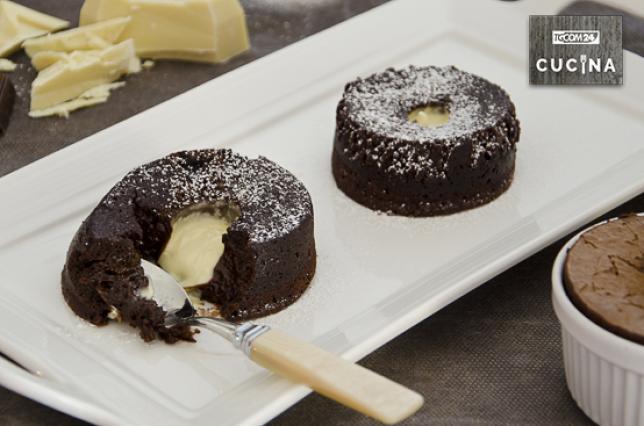 Tortini di cioccolato con cuore fondente bianco