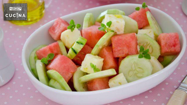 Insalata di anguria, cetrioli e pecorino