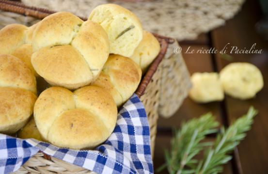 Panini alle patate e rosmarino