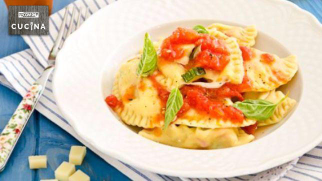 Mezzelune ripiene alle verdure