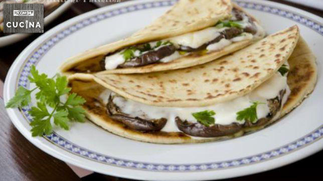 Piadina con melanzane e stracchino