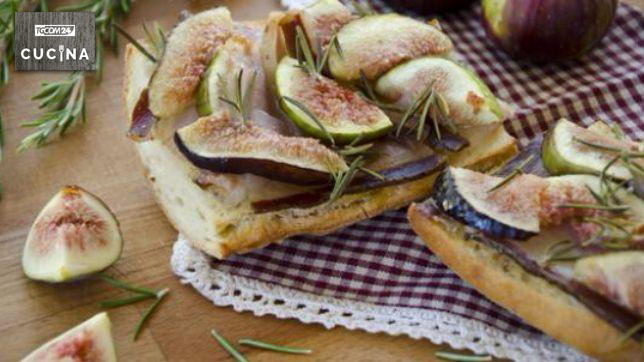 Bruschette ai fichi, pancetta e rosmarino