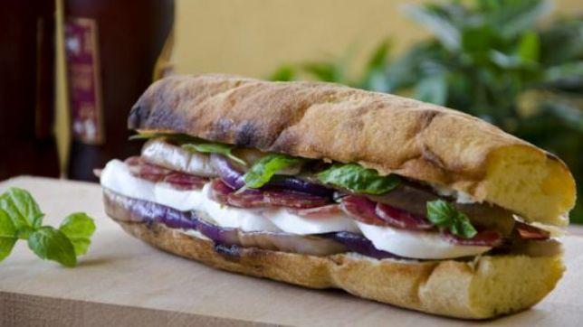 Sfilatino con melanzane marinate e salamino