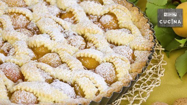 Crostata di albicocche e amaretti