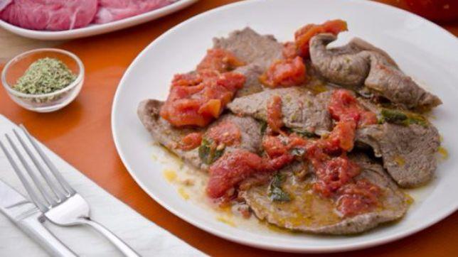 Fettine di vitello alla pizzaiola