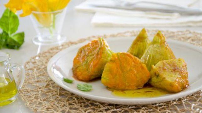 Fiori di zucca ripieni di pane
