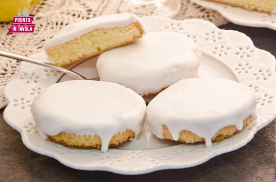 Pasticcini glassati al limone