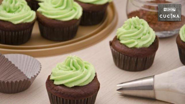 Cupcake al cacao e frosting di ricotta