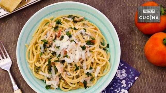 Spaghetti con alici e pecorino