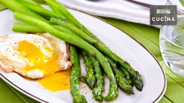 Asparagi alla Bismarck