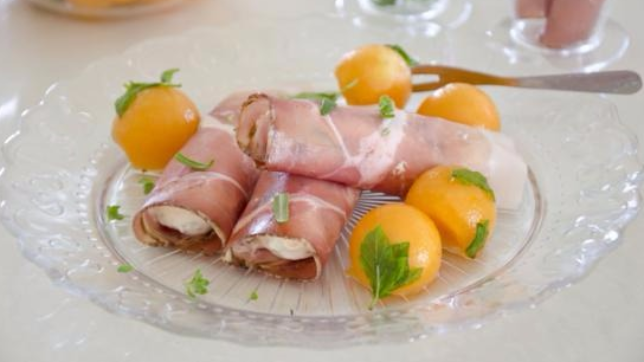 Cannelloni di speck e melone alla menta