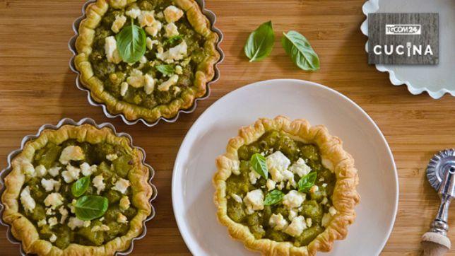 Tartellette al pesto, patate e feta