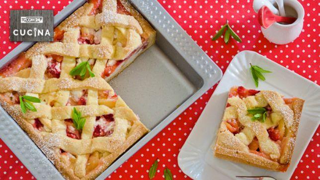 Crostata di mele, fragole e ricotta