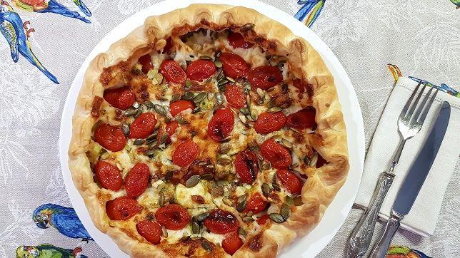 Quiche con zucchine, senape e pomodorini