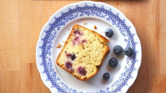 Cake ai mirtilli e ricotta di capra