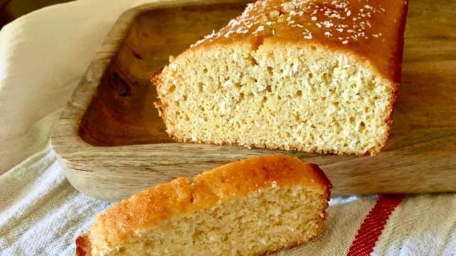 Plumcake cocco e yogurt, goloso e leggero
