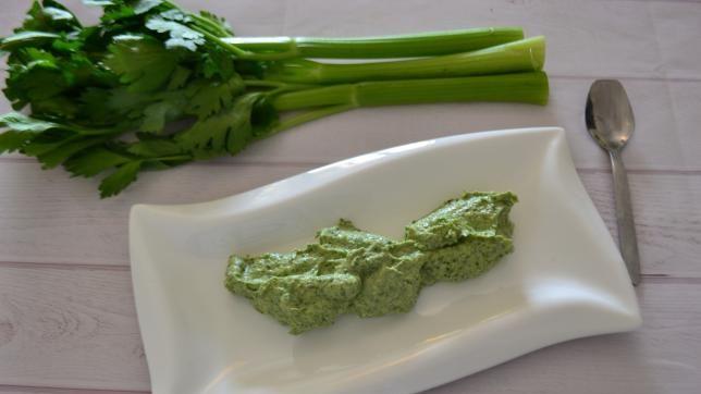 Pesto di foglie di sedano